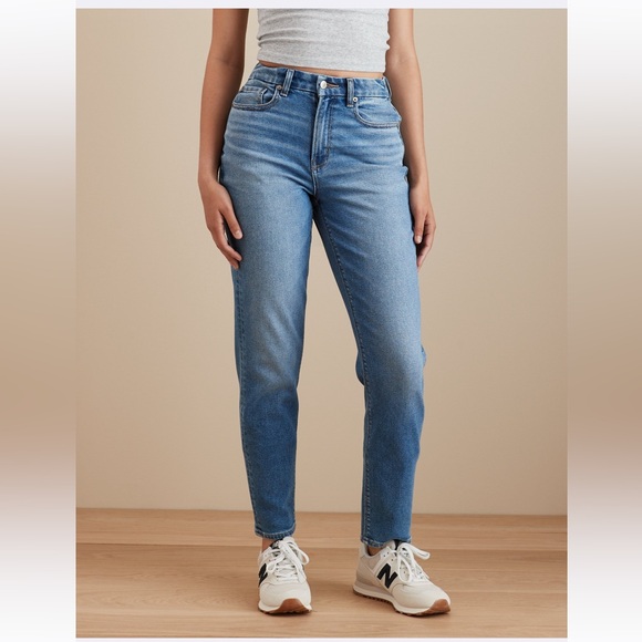 American Eagle Outfitters Denim - American Eagle Outfitters Curvy Mom Jeans